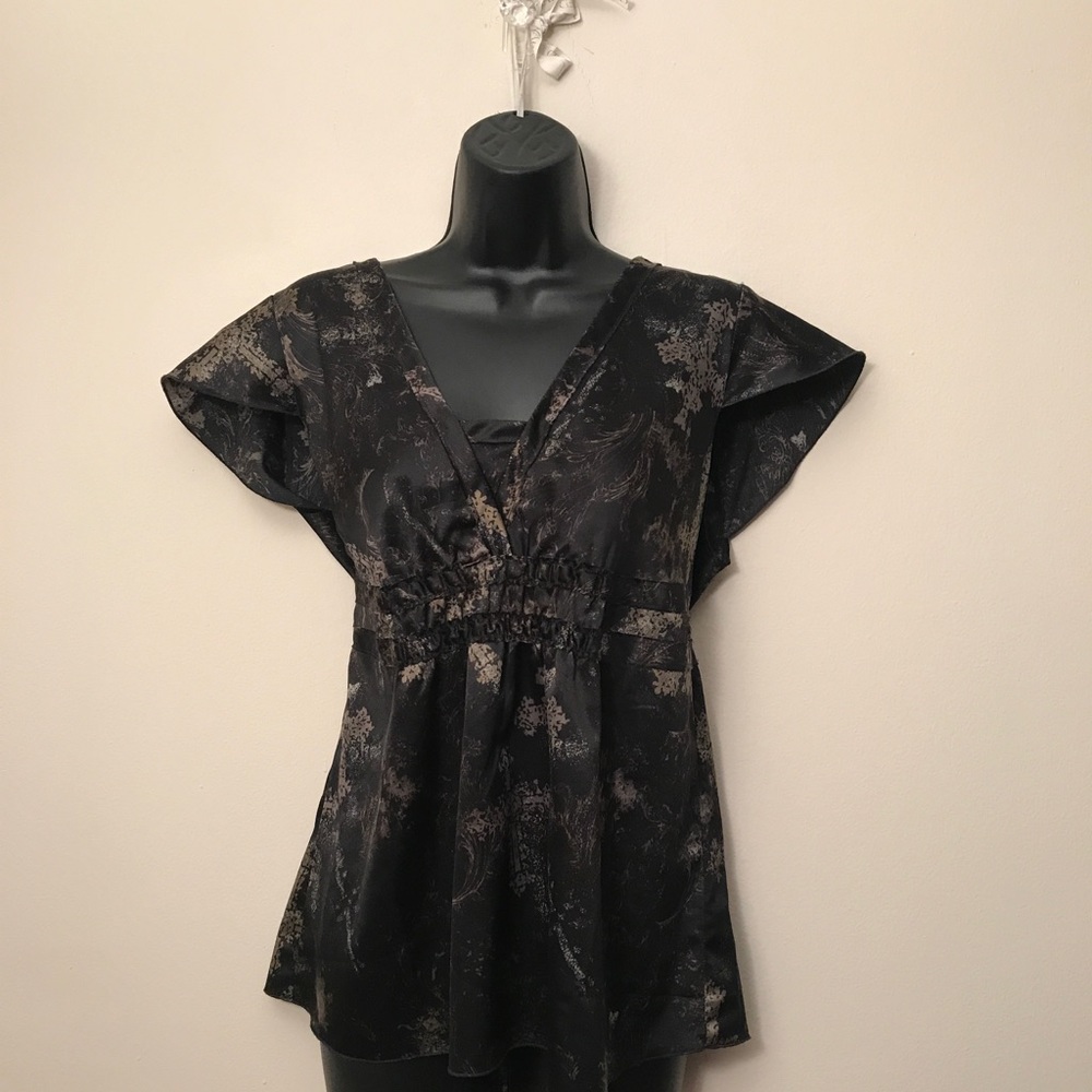 ❤️CALVIN KLEIN: Gypsy V-Neck Top!